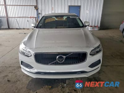 Piąte zdjęcie samochodu w środku: 2018 VOLVO S90 T5 MOMENTUM VIN:LVY982MK0JP006759 - miniatura