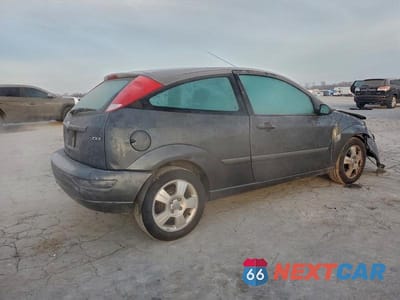 Trzecie zdjęcie samochodu z tyłu: 2005 FORD FOCUS ZX3 VIN:3FAFP31N65R144070 - miniatura