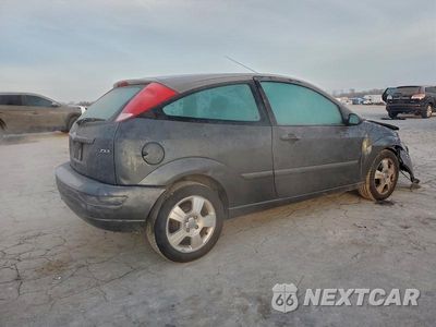 Trzecie zdjęcie samochodu z tyłu: 2005 FORD FOCUS ZX3 VIN:3FAFP31N65R144070 - miniatura
