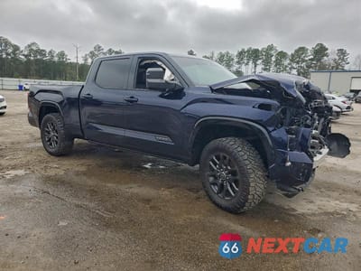 Czwarte zdjęcie samochodu z boku: 2023 TOYOTA TUNDRA CREWMAX PLATINUM VIN:5TFNA5EC8PX019268 - miniatura
