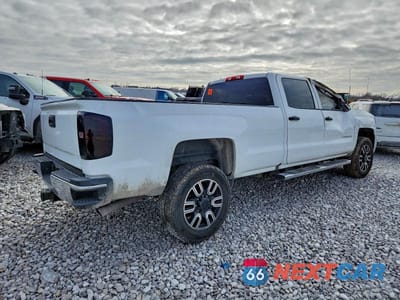 Trzecie zdjęcie samochodu z tyłu: 2018 CHEVROLET SILVERADO K2500 HEAVY DUTY VIN:1GC1KUEG1JF126801 - miniatura