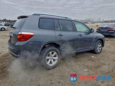 Trzecie zdjęcie samochodu z tyłu: 2010 TOYOTA HIGHLANDER VIN:5TDBK3EH4AS002707 - miniatura