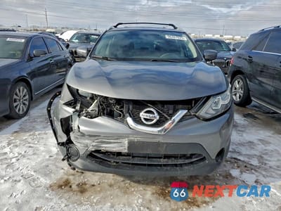 Piąte zdjęcie samochodu w środku: 2017 NISS ROGUE SPORT VIN:JN1BJ1CP9HW013426 - miniatura