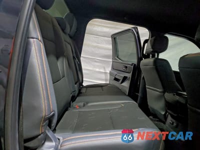 Zdjęcie 10 z 13 samochodu: 2025 TOYOTA TUNDRA CREWMAX LIMITED VIN:5TFWA5DB8SX333315 - miniatura