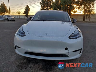 Piąte zdjęcie samochodu w środku: 2023 TESLA MODEL Y VIN:7SAYGDEE0PA052489 - miniatura