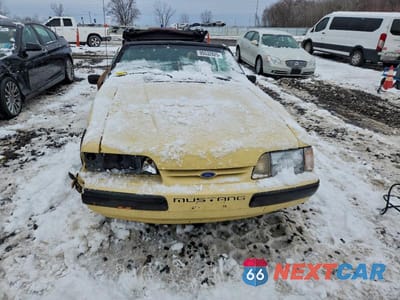 Piąte zdjęcie samochodu w środku: 1989 FORD MUSTANG LX VIN:1FABP44EXKF226781 - miniatura
