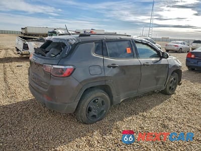 Trzecie zdjęcie samochodu z tyłu: 2018 JEEP COMPASS SPORT VIN:3C4NJCAB6JT411511 - miniatura