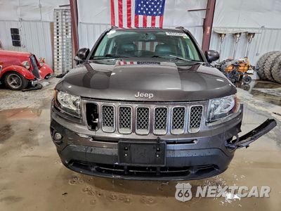 Piąte zdjęcie samochodu w środku: 2016 JEEP COMPASS LATITUDE VIN:1C4NJDEB1GD616927 - miniatura