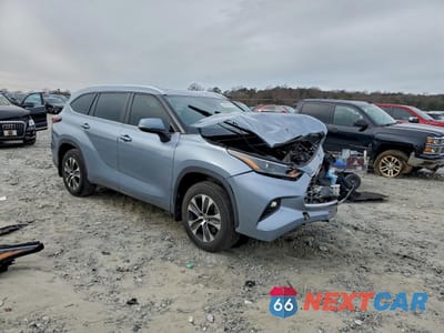 Czwarte zdjęcie samochodu z boku: 2024 TOYOTA HIGHLANDER LE VIN:5TDKDRAH6RS529193 - miniatura