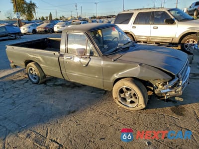 Czwarte zdjęcie samochodu z boku: 1983 TOYOTA PICKUP 1/2 TON RN44 VIN:JT4RN44D6D1150319 - miniatura