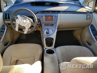 Zdjęcie 8 z 13 samochodu: 2012 TOYOTA PRIUS VIN:JTDKN3DU5C1524199 - miniatura