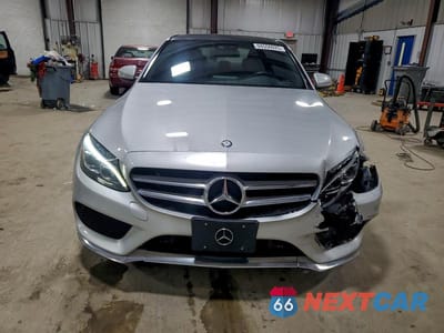 Piąte zdjęcie samochodu w środku: 2015 MERCEDES-BENZ C 300 4MATIC VIN:55SWF4KB5FU014399 - miniatura