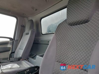 Zdjęcie 6 z 10 samochodu: 2011 ISUZU NQR BOX TRUCK VIN:JALE5W160B7901486 - miniatura