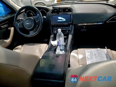 Zdjęcie 8 z 12 samochodu: 2019 JAGUAR F-PACE PREMIUM VIN:SADCJ2FX9KA359701 - miniatura