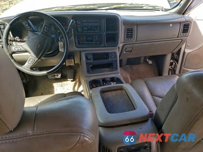 Zdjęcie 8 z 12 samochodu: 2004 CHEVROLET SILVERADO K3500 VIN:1GCJK33244F264001 - miniatura