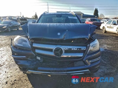 Piąte zdjęcie samochodu w środku: 2015 MERCEDES-BENZ GL 450 4MATIC VIN:4JGDF6EE2FA506516 - miniatura