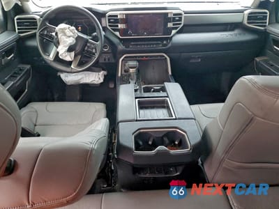 Zdjęcie 8 z 13 samochodu: 2024 TOYOTA TUNDRA DOUBLE CAB SR VIN:5TFLA5DA9RX177953 - miniatura