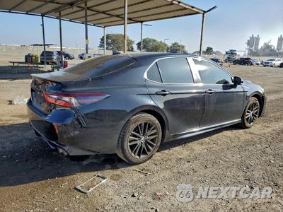 Trzecie zdjęcie samochodu z tyłu: 2022 TOYOTA CAMRY SE VIN:4T1T11AK3NU698079 - miniatura