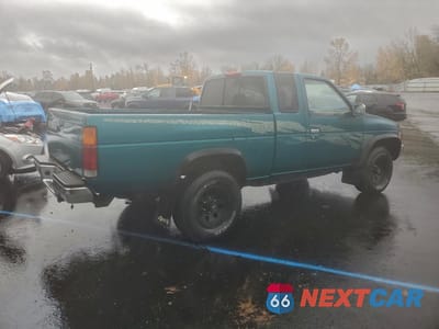 Trzecie zdjęcie samochodu z tyłu: 1995 NISSAN TRUCK KING CAB SE VIN:1N6HD16Y4SC458228 - miniatura