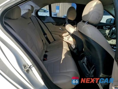 Zdjęcie 10 z 11 samochodu: 2015 MERCEDES-BENZ C 300 4MATIC VIN:55SWF4KBXFU032526 - miniatura