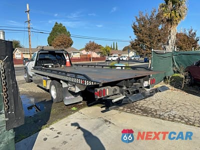 Trzecie zdjęcie samochodu z tyłu: 2019 RAM 5500 - TRUCKS DELIVERY TRUCK VIN:3C7WRMDL9KG531615 - miniatura