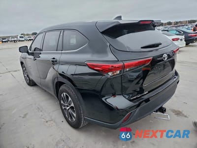 Drugie zdjęcie samochodu z przodu: 2022 TOYOTA HIGHLANDER XLE VIN:5TDGZRAHXNS555782 - miniatura