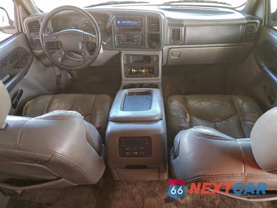 Zdjęcie 8 z 13 samochodu: 2003 CHEVROLET SUBURBAN K1500 VIN:3GNFK16T73G176904 - miniatura