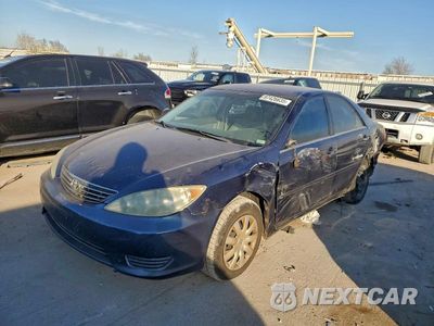 2005 TOYOTA CAMRY LE 4T1BE32K15U064845 - główne zdjęcie licytacji z USA - miniatura