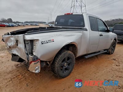 Trzecie zdjęcie samochodu z tyłu: 2004 NISSAN TITAN XE VIN:1N6AA06A94N586379 - miniatura