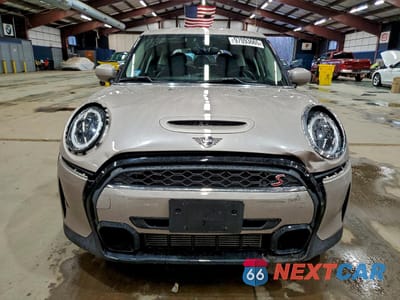 Piąte zdjęcie samochodu w środku: 2023 MINI COOPER S VIN:WMW53DK05P2T32285 - miniatura