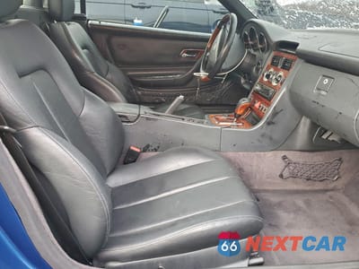 Zdjęcie 10 z 12 samochodu: 2001 MERCEDES-BENZ SLK 320 VIN:WDBKK65F01F211327 - miniatura