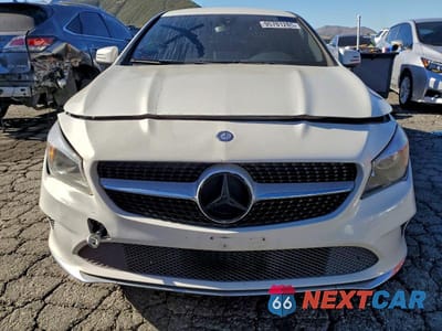 Piąte zdjęcie samochodu w środku: 2017 MERCEDES-BENZ CLA 250 VIN:WDDSJ4EBXHN489471 - miniatura