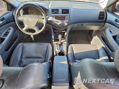 Zdjęcie 8 z 13 samochodu: 2006 HONDA ACCORD EX VIN:1HGCM56846A068690 - miniatura