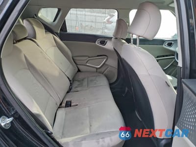 Zdjęcie 10 z 13 samochodu: 2021 KIA SOUL LX VIN:KNDJ23AU4M7139482 - miniatura