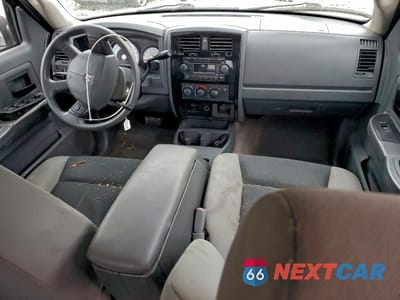 Zdjęcie 8 z 12 samochodu: 2006 DODGE DAKOTA QUAD SLT VIN:1D7HE48KX6S664116 - miniatura