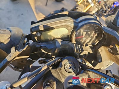 Zdjęcie 7 z 10 samochodu: 2009 YAMAHA FZ6 R VIN:JYARJ18E99A001306 - miniatura