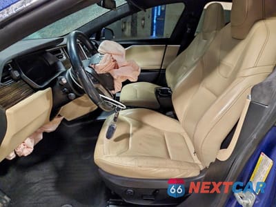 Zdjęcie 7 z 11 samochodu: 2016 TESLA MODEL S VIN:5YJSA1E26GF170378 - miniatura