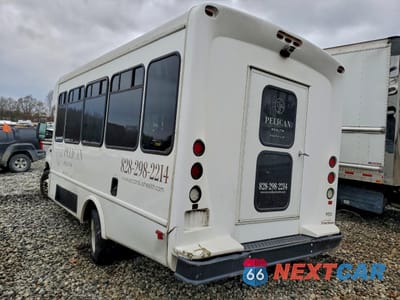 Trzecie zdjęcie samochodu z tyłu: 2019 FORD ECONOLINE E350 SUPER DUTY CUTAWAY VAN VIN:1FDEE3FS3KDC14375 - miniatura