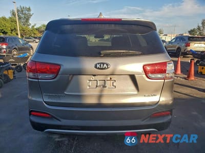 Zdjęcie 6 z 12 samochodu: 2017 KIA SORENTO EX VIN:5XYPHDA52HG201400 - miniatura