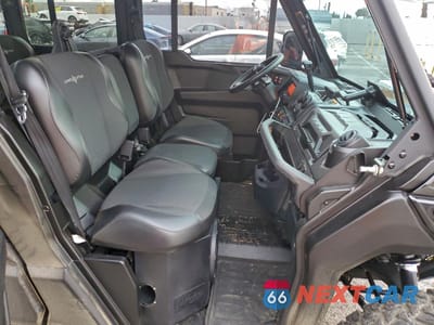 Piąte zdjęcie samochodu w środku: 2025 CAN-AM DEFENDER MAX LIMITED CAB HD10 VIN:3JBUUAX45SK015662 - miniatura