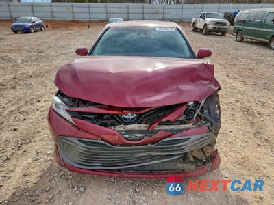 Piąte zdjęcie samochodu w środku: 2018 TOYOTA CAMRY HYBRID VIN:4T1B21HK9JU509945 - miniatura