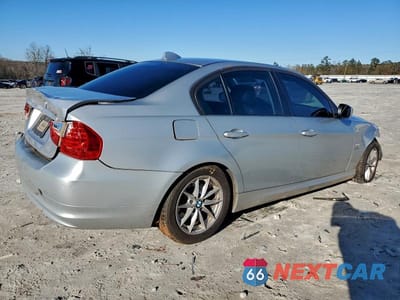 Trzecie zdjęcie samochodu z tyłu: 2010 BMW 328 XI VIN:WBAPK7C52AA460536 - miniatura