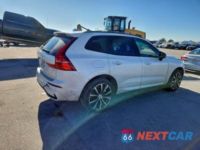 Trzecie zdjęcie samochodu z tyłu: 2023 VOLVO XC60 ULTIMATE VIN:YV4H60DX9P1216780 - miniatura