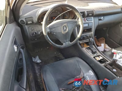 Zdjęcie 8 z 14 samochodu: 2004 MERCEDES-BENZ C 230K SPORT COUPE VIN:WDBRN40J14A566854 - miniatura