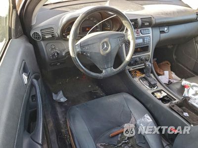 Zdjęcie 8 z 14 samochodu: 2004 MERCEDES-BENZ C 230K SPORT COUPE VIN:WDBRN40J14A566854 - miniatura