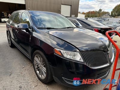 2016 LINCOLN MKT 2LMHJ5AT1GBL01391 - główne zdjęcie licytacji z USA - miniatura