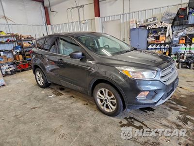 Czwarte zdjęcie samochodu z boku: 2019 FORD ESCAPE SE VIN:1FMCU9GD8KUB31148 - miniatura