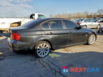 Trzecie zdjęcie samochodu z tyłu: 2011 BMW 328 XI SULEV VIN:WBAPK5G53BNN26374 - miniatura