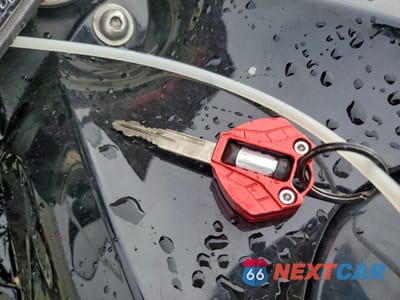 Zdjęcie 8 z 10 samochodu: 2008 SUZUKI GSX-R600 VIN:JS1GN7EA382111792 - miniatura