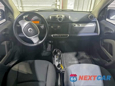 Zdjęcie 9 z 10 samochodu: 2012 SMART FORTWO PURE VIN:WMEEJ3BA5CK540092 - miniatura